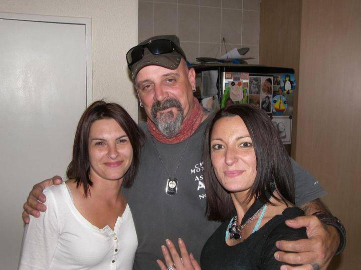 Paul Wright with daughters